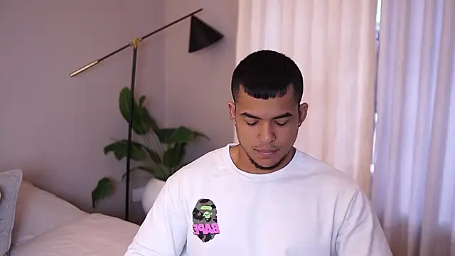 Thiago Valente online show from 10-07-25, 01:12