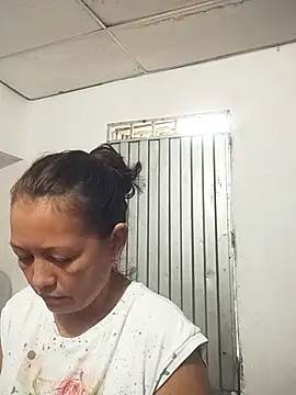 marinita13 online show from 11-25-25, 01:33