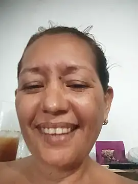 Snapshot of marinita13 chatting on 10-11-25, 01:50 marinita13 online show from 10-11-25, 01:50