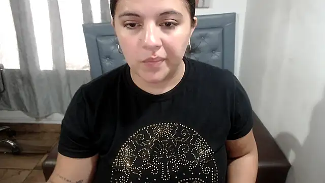 Snapshot of sarah_aguilar chatting on 05-21-26, 03:20 sarah aguilar online show from 05-21-26, 03:20