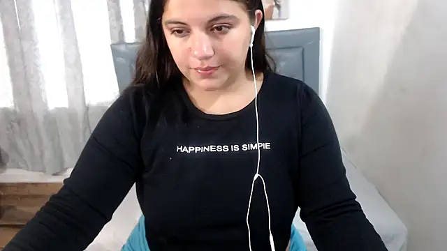 Snapshot of sarah_aguilar chatting on 06-04-26, 02:22 sarah aguilar online show from 06-04-26, 02:22