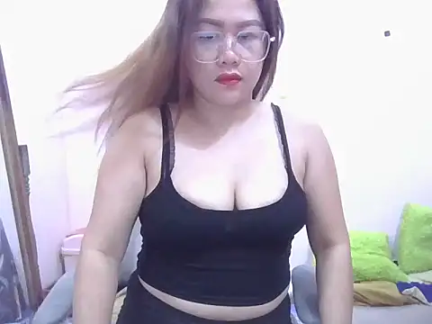 WildPussy4uxx online show from 11-18-25, 06:00