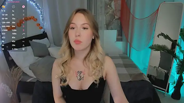 LanaRoselle online show from 10-27-25, 03:57