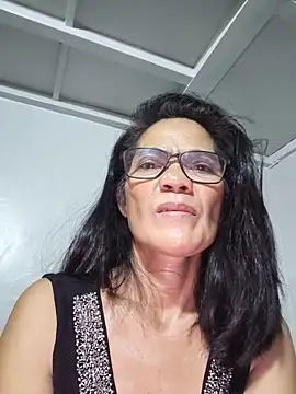 Snapshot of ImYourWoman_55 chatting on 05-17-26, 10:21 ImYourWoman 55 online show from 05-17-26, 10:21