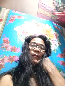 Snapshot of ImYourWoman_55 chatting on 10-30-25, 07:22 ImYourWoman 55 online show from 10-30-25, 07:22