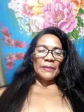 Snapshot of ImYourWoman_55 chatting on 09-12-25, 04:51 ImYourWoman 55 online show from 09-12-25, 04:51