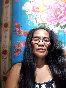 Snapshot of ImYourWoman_55 chatting on 09-25-25, 04:02 ImYourWoman 55 online show from 09-25-25, 04:02