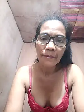 Snapshot of ImYourWoman_55 chatting on 11-16-25, 08:02 ImYourWoman 55 online show from 11-16-25, 08:02