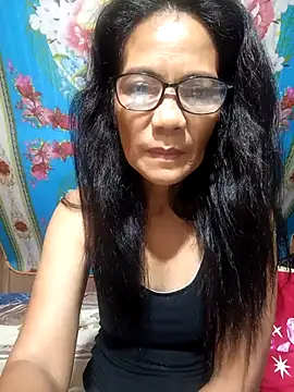 Snapshot of ImYourWoman_55 chatting on 09-08-25, 10:31 ImYourWoman 55 online show from 09-08-25, 10:31