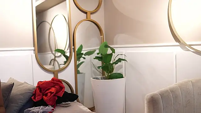 Ariaa Isabell online show from 12-17-25, 06:57