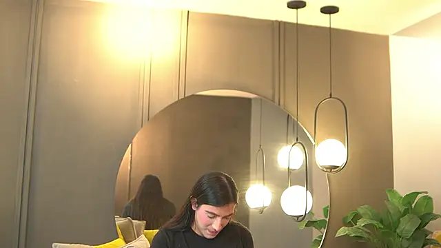 Ariaa Isabell online show from 04-13-26, 06:45