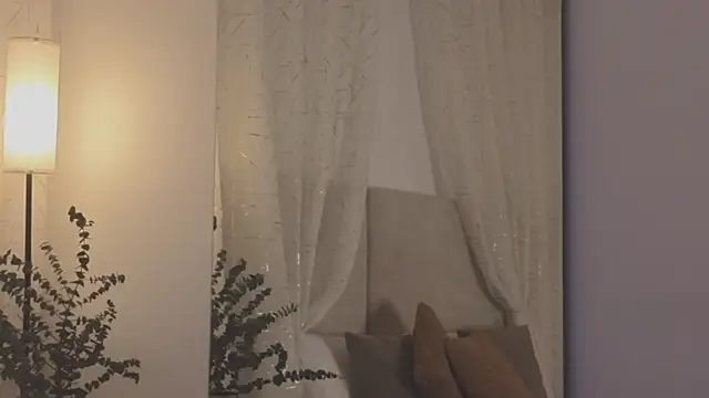 Snapshot of scarlethlux chatting on 05-26-26, 05:16 scarlethlux online show from 05-26-26, 05:16