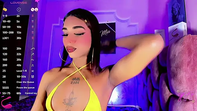 Snapshot of LADY-HOT-SEXY- chatting on 06-27-26, 10:05 LADY-HOT-SEXY- online show from 06-27-26, 10:05