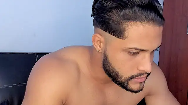 Snapshot of Pier_Simons chatting on 02-01-26, 07:34 Pier Simons online show from 02-01-26, 07:34