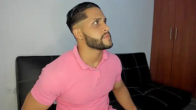 Snapshot of Pier_Simons chatting on 02-07-26, 08:00 Pier Simons online show from 02-07-26, 08:00