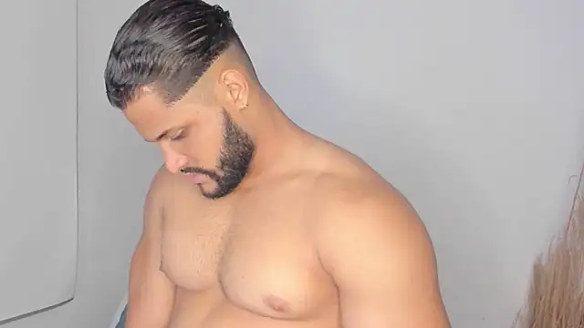 Snapshot of Pier_Simons chatting on 02-27-26, 08:03 Pier Simons online show from 02-27-26, 08:03