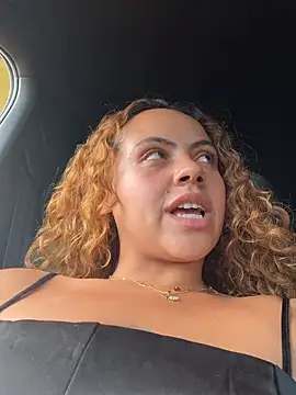 Chloe Leaozinho online show from 03-26-26, 04:27