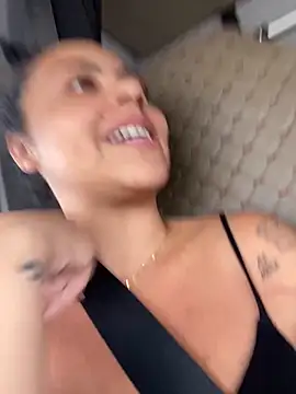 Snapshot of Chloe_Leaozinho chatting on 10-19-25, 03:59 Chloe Leaozinho online show from 10-19-25, 03:59