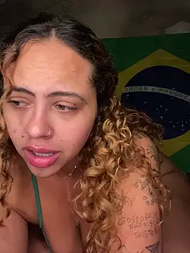 Chloe Leaozinho online show from 06-20-26, 01:54