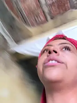 Snapshot of Chloe_Leaozinho chatting on 01-16-26, 04:55 Chloe Leaozinho online show from 01-16-26, 04:55