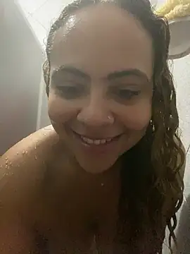 Chloe Leaozinho online show from 07-08-26, 02:29
