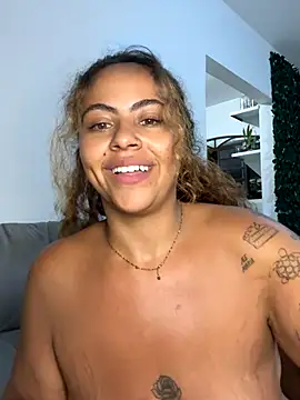 Chloe Leaozinho online show from 11-02-25, 04:50