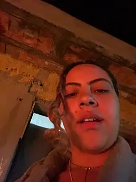 Chloe Leaozinho online show from 06-21-26, 10:15