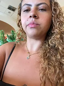 Chloe Leaozinho online show from 03-04-26, 04:59