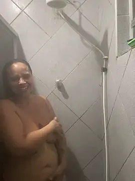 Snapshot of Chloe_Leaozinho chatting on 05-04-26, 11:29 Chloe Leaozinho online show from 05-04-26, 11:29