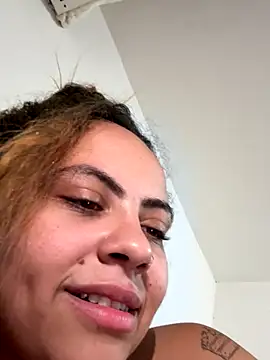 Snapshot of Chloe_Leaozinho chatting on 10-17-25, 06:06 Chloe Leaozinho online show from 10-17-25, 06:06