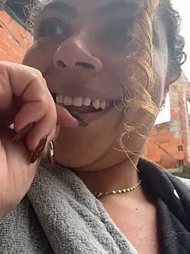 Snapshot of Chloe_Leaozinho chatting on 05-27-26, 03:41 Chloe Leaozinho online show from 05-27-26, 03:41