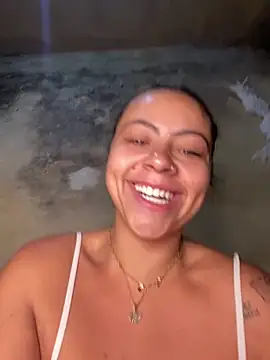 Snapshot of Chloe_Leaozinho chatting on 04-20-26, 12:41 Chloe Leaozinho online show from 04-20-26, 12:41