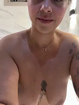 Chloe Leaozinho online show from 04-06-26, 11:50