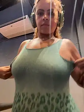 Snapshot of Chloe_Leaozinho chatting on 02-22-26, 04:08 Chloe Leaozinho online show from 02-22-26, 04:08