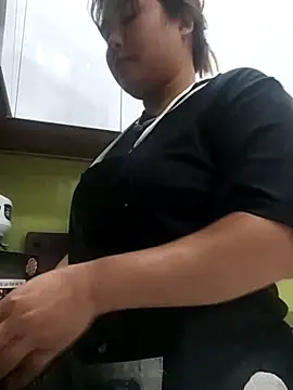 Snapshot of kute_sex chatting on 09-28-25, 12:12 kute sex online show from 09-28-25, 12:12