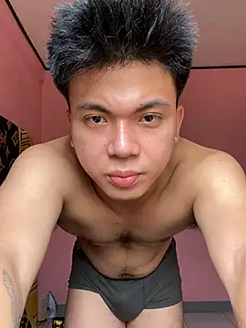Snapshot of JerichoGutierez chatting on 05-15-26, 02:31 JerichoGutierez online show from 05-15-26, 02:31