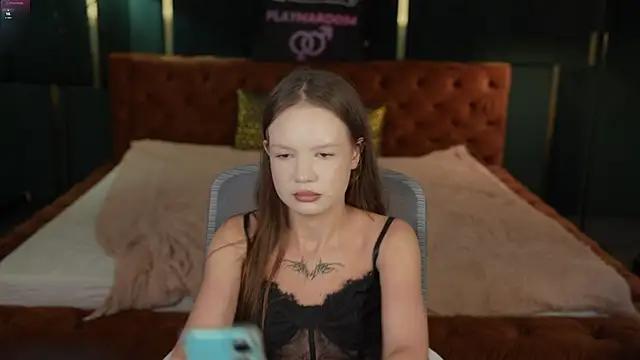 Snapshot of Claire_Dreams chatting on 09-19-25, 02:21 Claire Dreams online show from 09-19-25, 02:21
