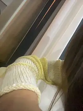 Snapshot of xiao-mo520 chatting on 09-24-25, 02:45 xiao-mo520 online show from 09-24-25, 02:45
