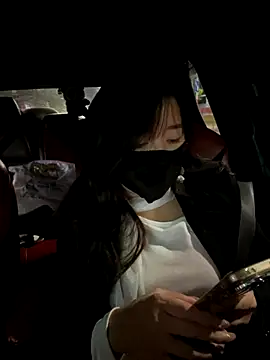 Snapshot of xiao-mo520 chatting on 10-23-25, 01:21 xiao-mo520 online show from 10-23-25, 01:21