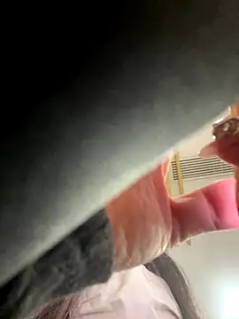 xiao-mo520 online show from 12-19-25, 10:39