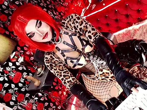 hail ur queenx online show from 01-17-26, 07:50