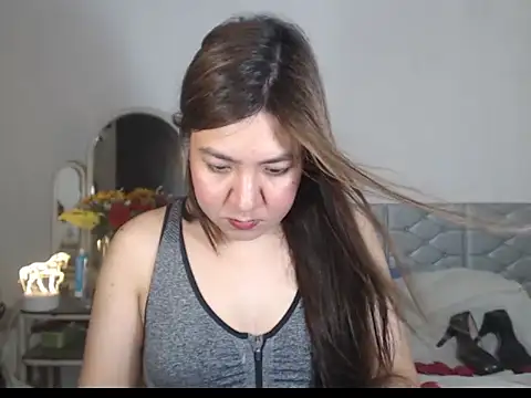 stellahugeX online show from 11-30-25, 09:10