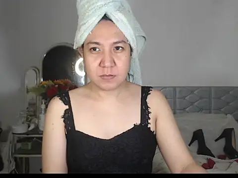 stellahugeX online show from 11-15-25, 02:21