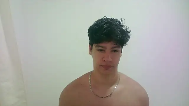 Snapshot of zeus_181 chatting on 05-19-26, 10:55 zeus 181 online show from 05-19-26, 10:55