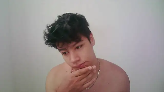 Snapshot of zeus_181 chatting on 07-17-26, 12:35 zeus 181 online show from 07-17-26, 12:35