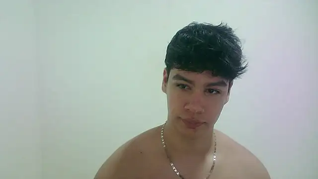 Snapshot of zeus_181 chatting on 06-21-26, 12:05 zeus 181 online show from 06-21-26, 12:05
