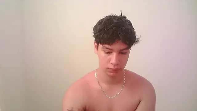 Snapshot of zeus_181 chatting on 05-11-26, 03:51 zeus 181 online show from 05-11-26, 03:51
