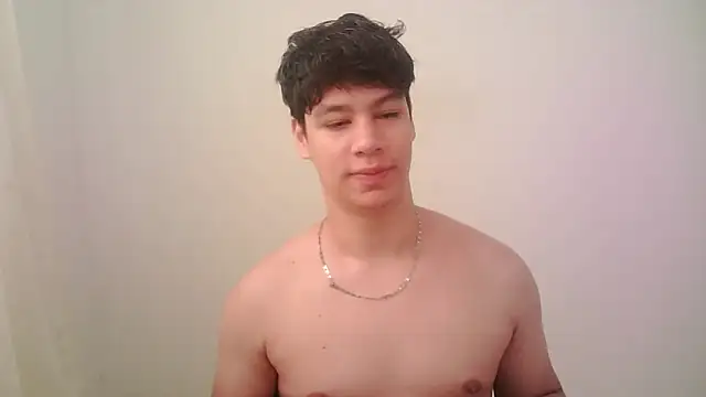 Snapshot of zeus_181 chatting on 05-08-26, 01:48 zeus 181 online show from 05-08-26, 01:48