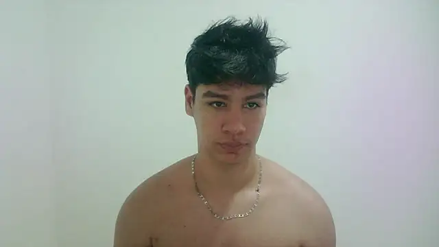 Snapshot of zeus_181 chatting on 06-20-26, 01:54 zeus 181 online show from 06-20-26, 01:54