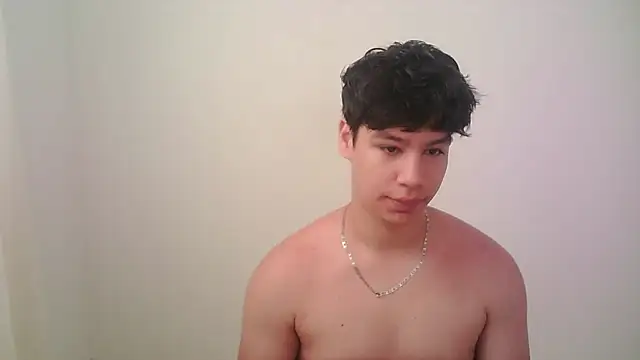 Snapshot of zeus_181 chatting on 05-12-26, 02:45 zeus 181 online show from 05-12-26, 02:45